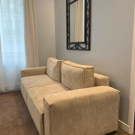 Apartament Charming Eiffel Tower *